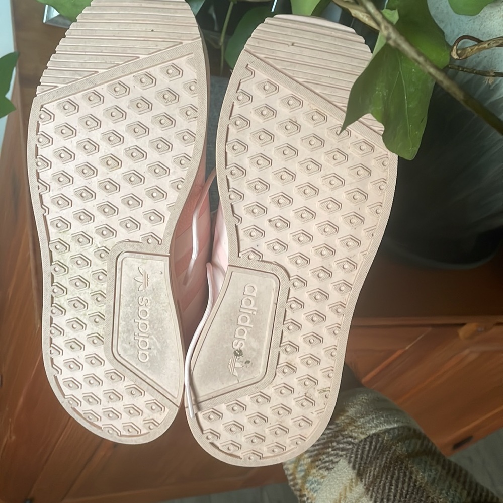 Adidas - Picture 4 of 6